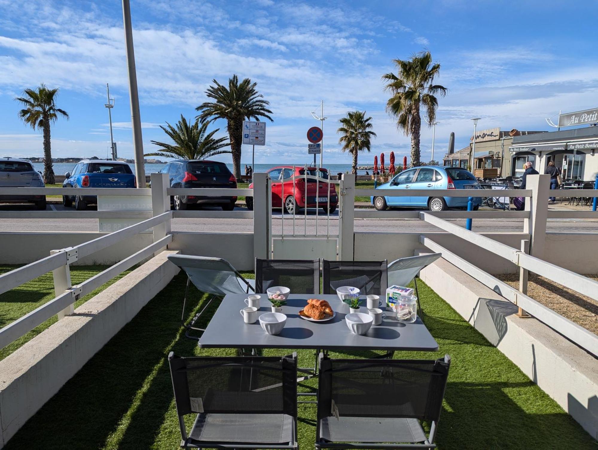 Sol-Y-Days Goeland, Appartement Avec Terrasse Front De Mer Et Place De Parking En Centre-Ville Le Grau-du-Roi Exterior photo